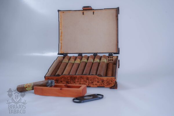 Caja Regalo Madera Grabado Laser Puro Brujos Matus Robusto